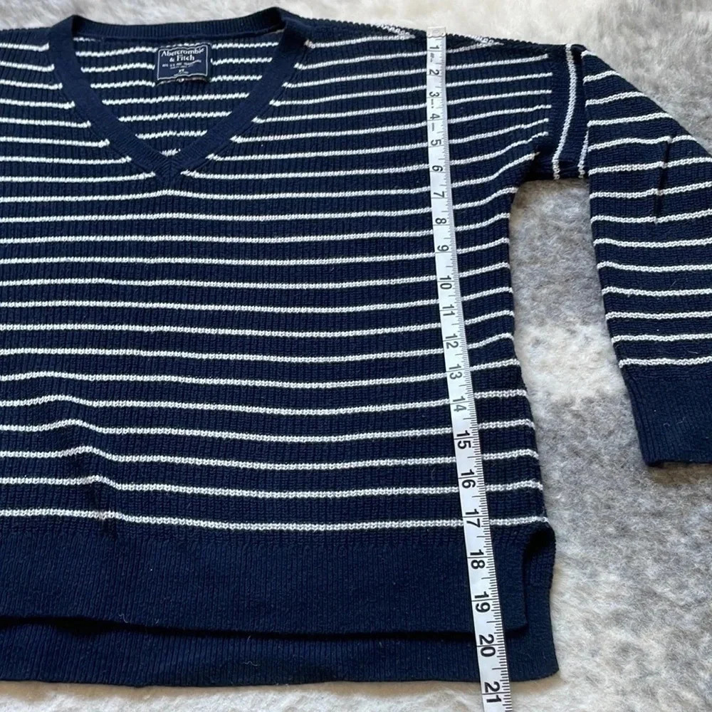 Abercrombie Striped V Neck Sweater - Picture 9 of 11